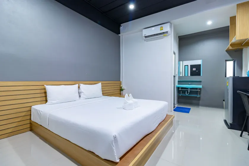 CS Klongtoey Grand Resort - Image 1