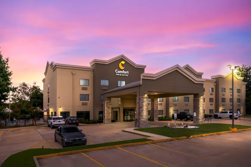 Comfort Inn & Suites Covington - Mandeville - Image 1