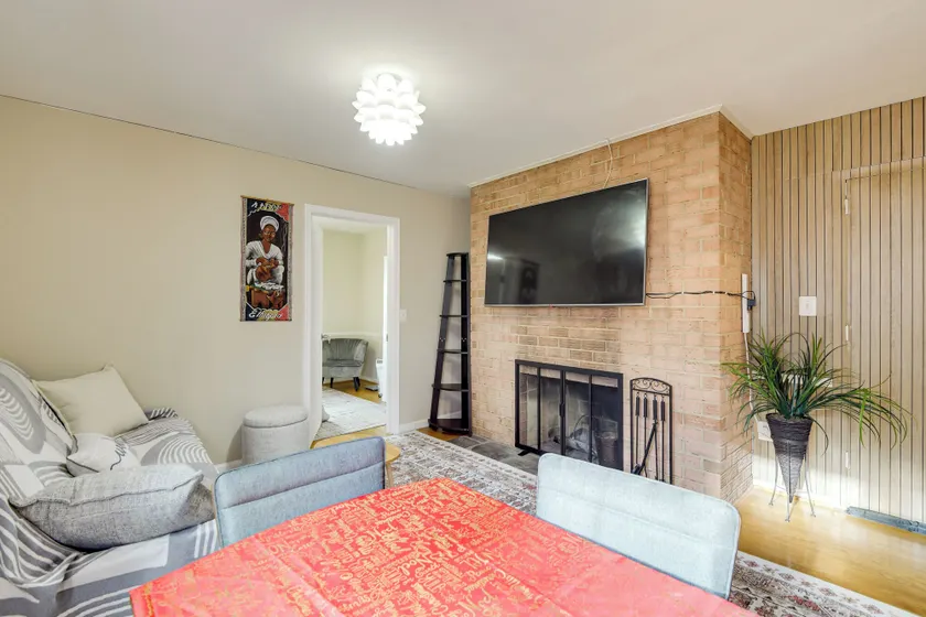 Convenient + Cozy! Apartment in DC Suburbs! - Image 1