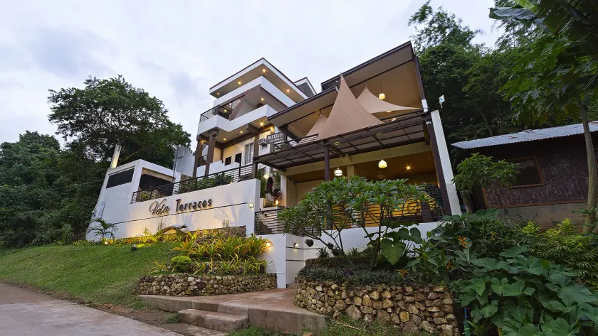 Vela Terraces Hotel - Image 1