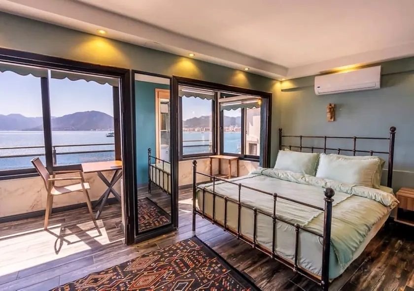 Liman Deluxe Hotel - Image 1