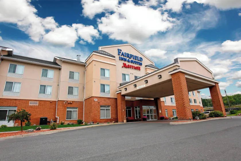 Fairfield by Marriott Inn & Suites Sudbury - Image 1