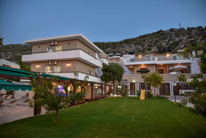 Iraklis Apartments - Image 1