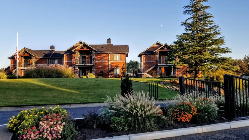 Resort at Eagle Point Golf Club Lodging - Image 1
