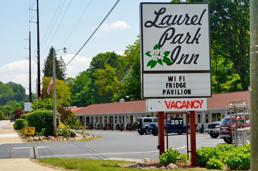 Laurel Park Inn - Image 1