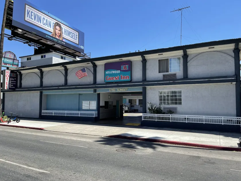 Hollywood Guest Inn - Image 1