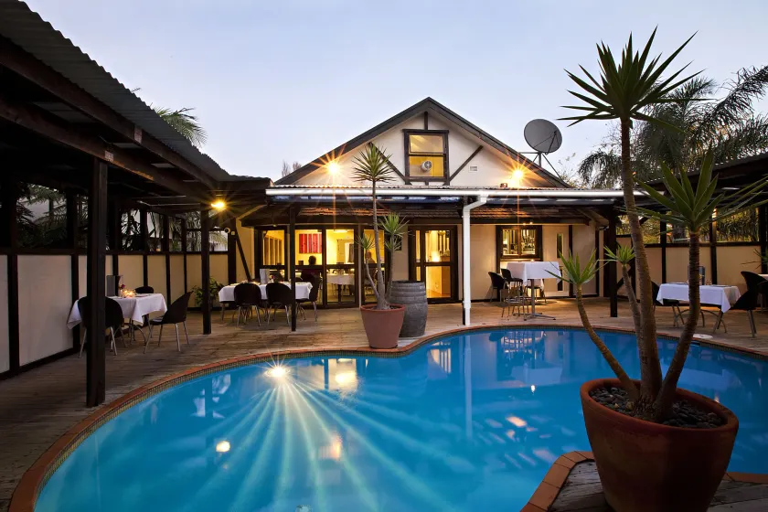 Mount Richmond Hotel - Image 1