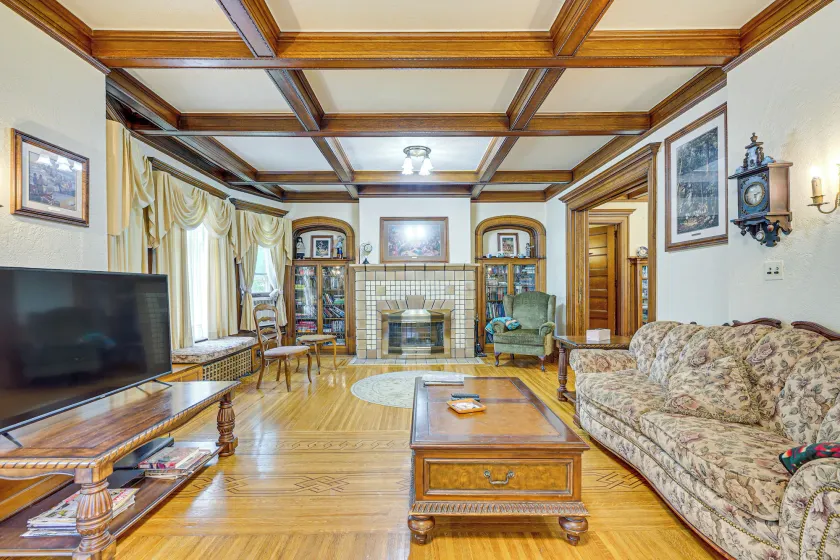 Victorian Home 2 Mi to Seneca Allegany Casino! - Image 1