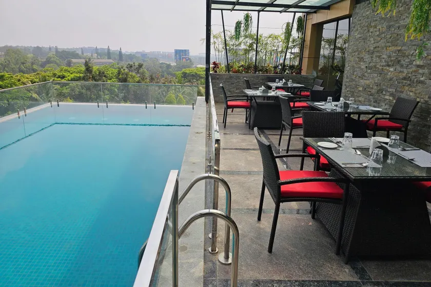 Quality Inn Rockwell Grand-Bangalore International Airport - Image 1