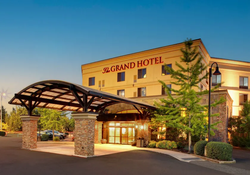 Grand Hotel at Bridgeport - Image 1
