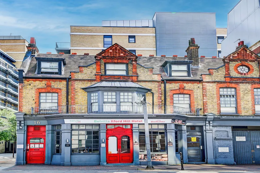 Belvilla Ilford Station Hotel, 4 min from Elizabeth line - Image 1