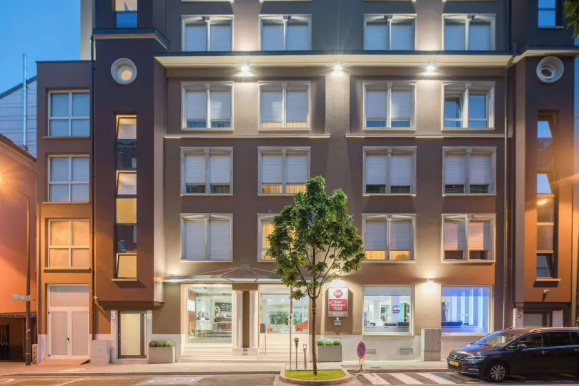Best Western Plus Grand Hotel Victor Hugo - Image 1