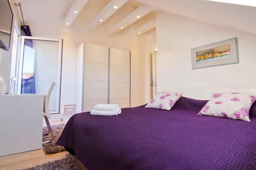 Laura Lux Suites - Image 1