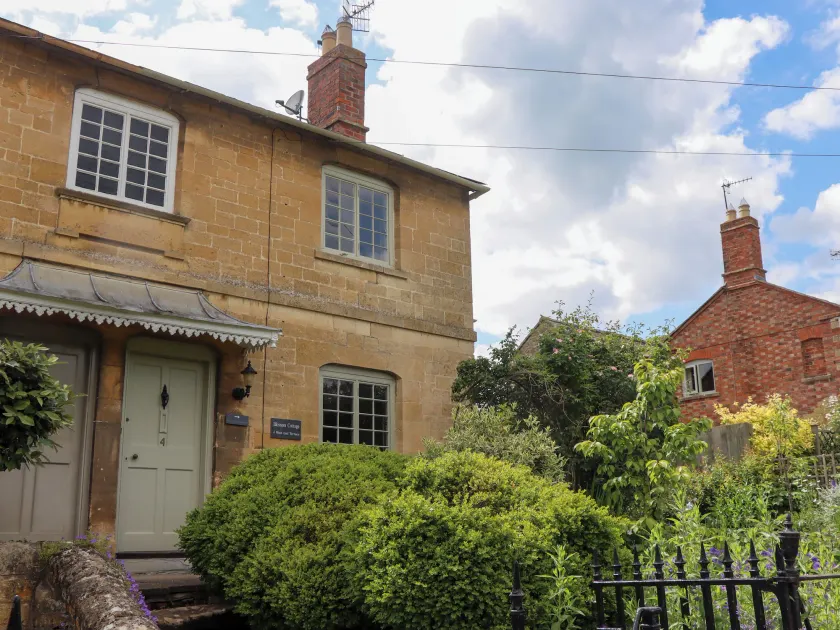 Blossom Cottage - Image 1