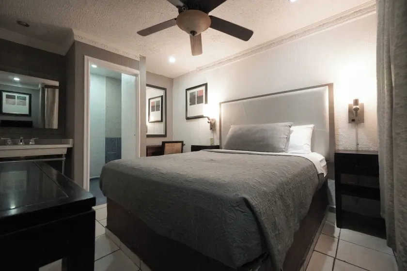 Hotel TJ Plaza - Image 1