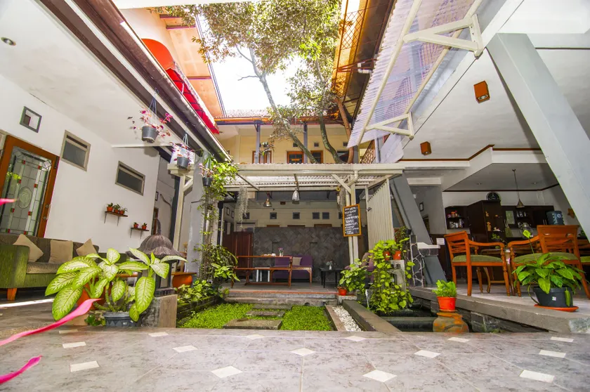 Rumah Asri Bed And Breakfast - Image 1
