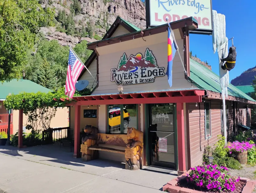 The River's Edge Motel Lodge & Resort - Image 1