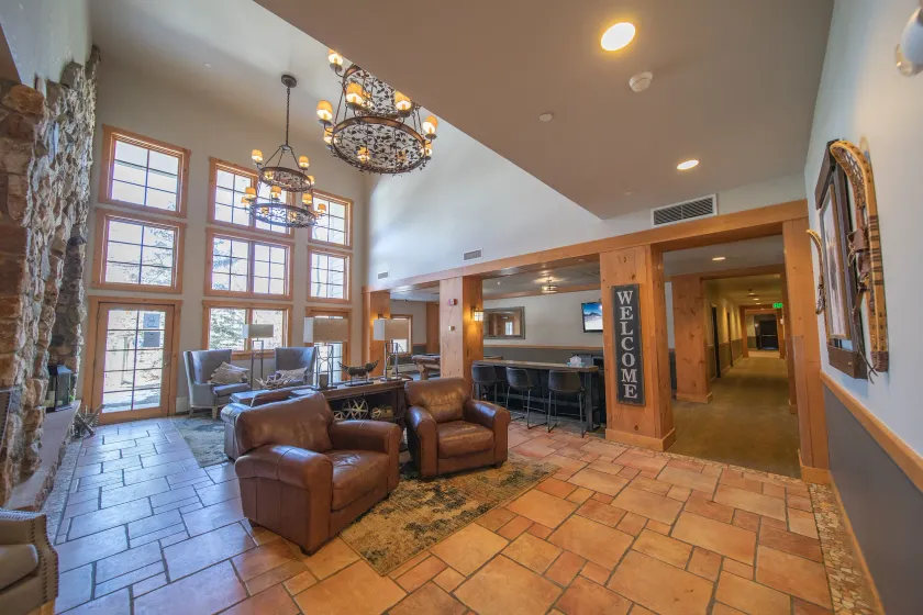 Expedition Station 8589 by SummitCove Lodging in Colorado - Interior entrance