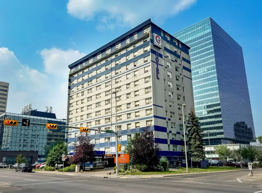 Coast Calgary Downtown Hotel & Suites by APA - Image 1