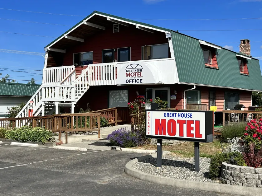 Great House Motel - Image 1