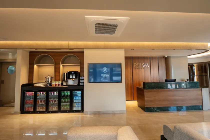 Reiwa Business Hotel - Lobby
