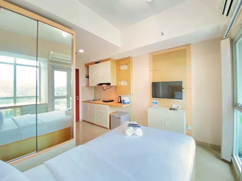 Comfortable And Strategic Studio At Taman Melati Jatinangor Apartment - Værelse