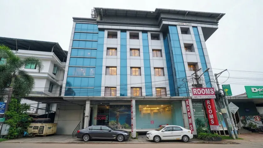Hotel Metro Kochin - Image 1