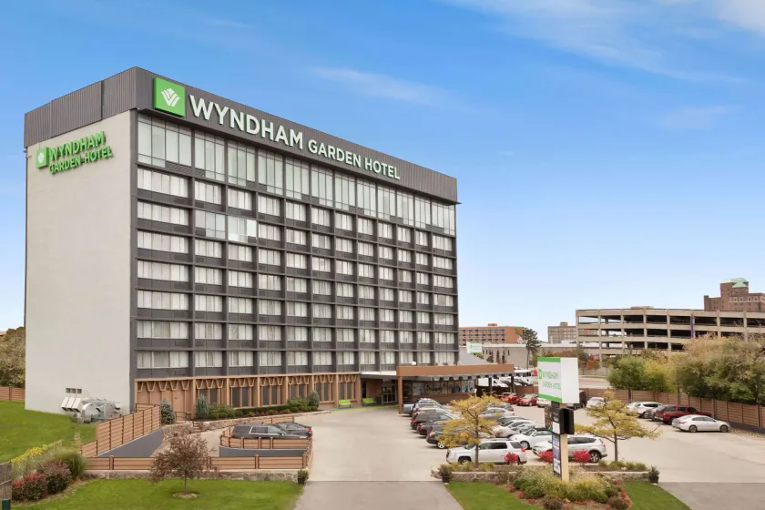 Wyndham Garden at Niagara Falls - Image 1