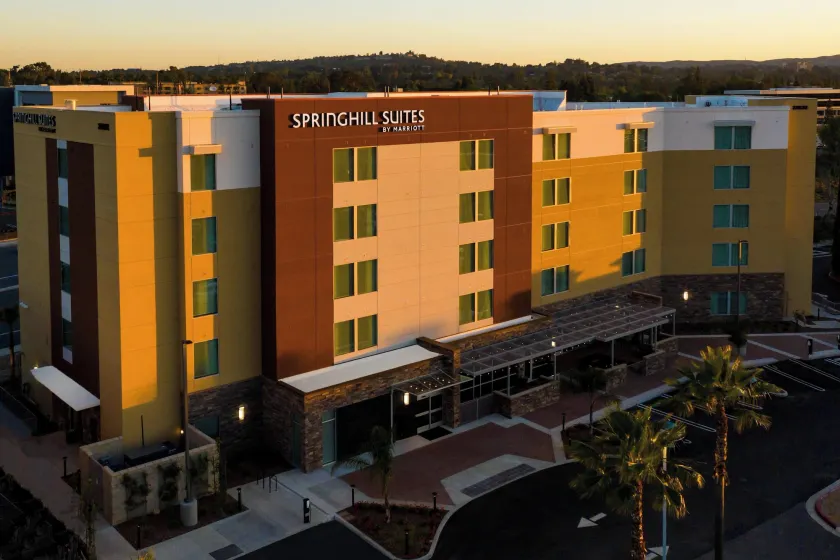 SpringHill Suites by Marriott Irvine Lake Forest - Image 1
