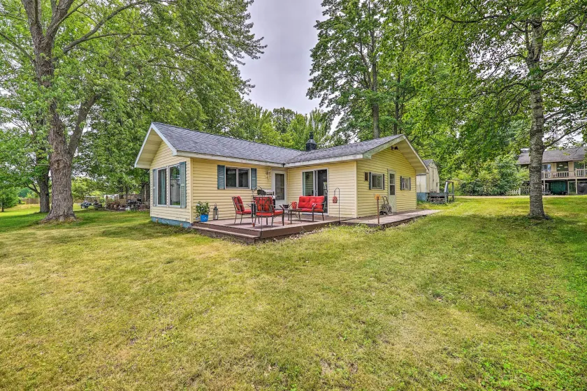 Cottage on Tubbs Lake w/ Fire Pit Near Skiing! - Interiør