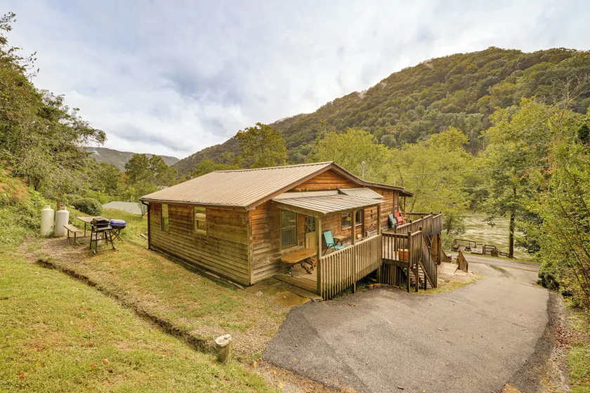 Riverfront Cabin in New River Gorge National Park! - Image 1