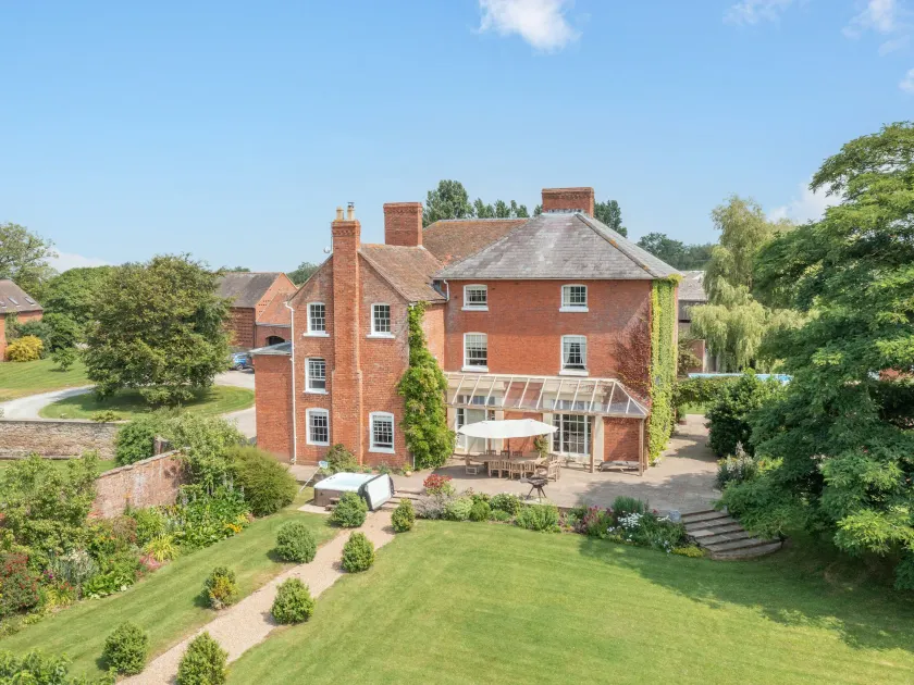 Hilltop House - Image 1