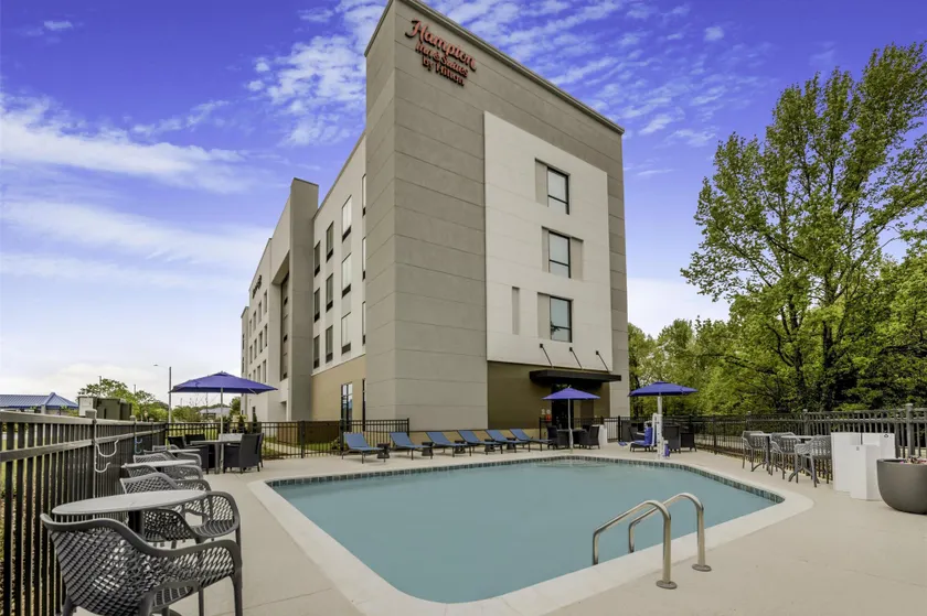 Hampton Inn & Suites By Hilton Decatur - Image 1