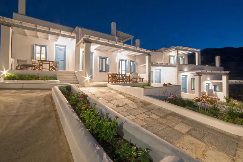 Almyra Guesthouse - Image 1