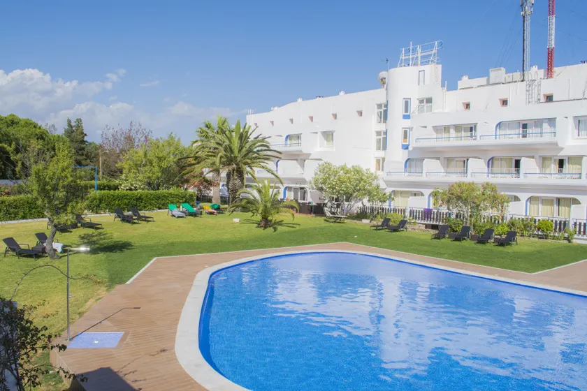 Carvoeiro Garden Hotel - Image 1