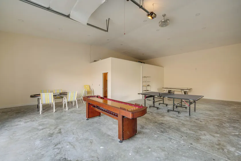 Spacious Mckinney Farm Getaway w/ Game Room! - Interior