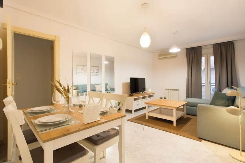 Comfort and beauty with parking space included - Image 1