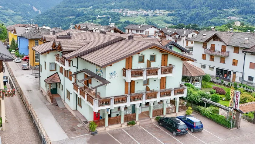 HC Hotel Garni - Rooms and Apartments - Image 1