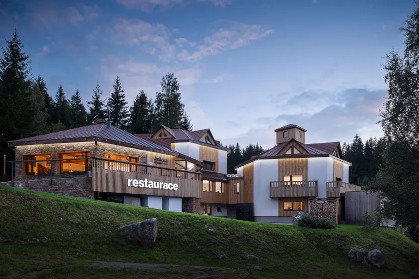 Ski & Spa hotel BELLEVUE - Image 1