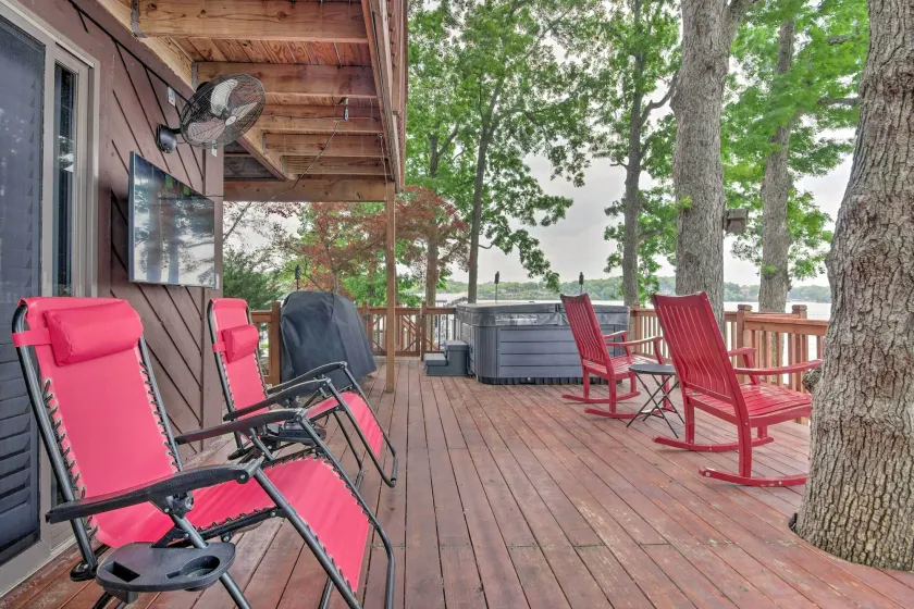 Whirlpool, Bootsanlegestelle! Haus direkt am See in Lake Ozark! - Image 1