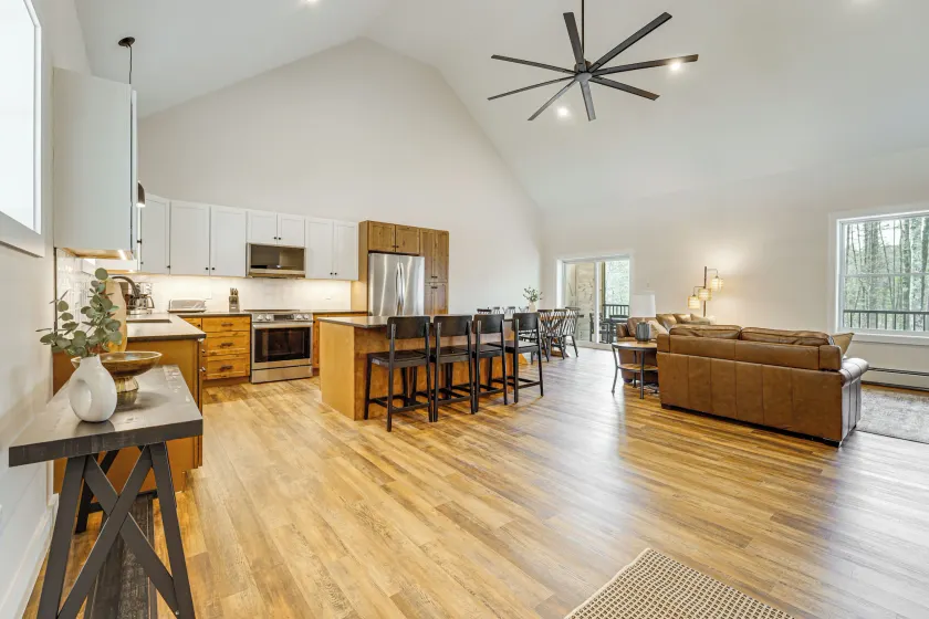 Walk to Sebago Town Beach: Luxe Townhome w/ Grill - Image 1