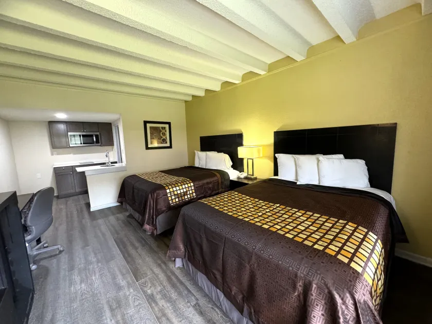 James River Inn & Suites - Image 1