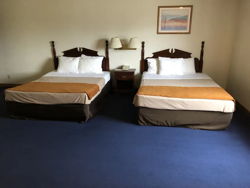 Denison Inn and Suites - Image 1