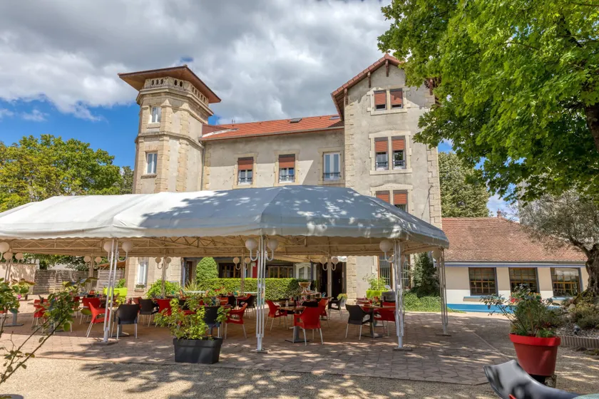 Logis Hôtel La Commanderie de Champarey - Image 1