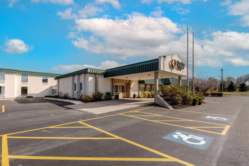 Quality Inn & Suites New Hartford - Utica - Image 1