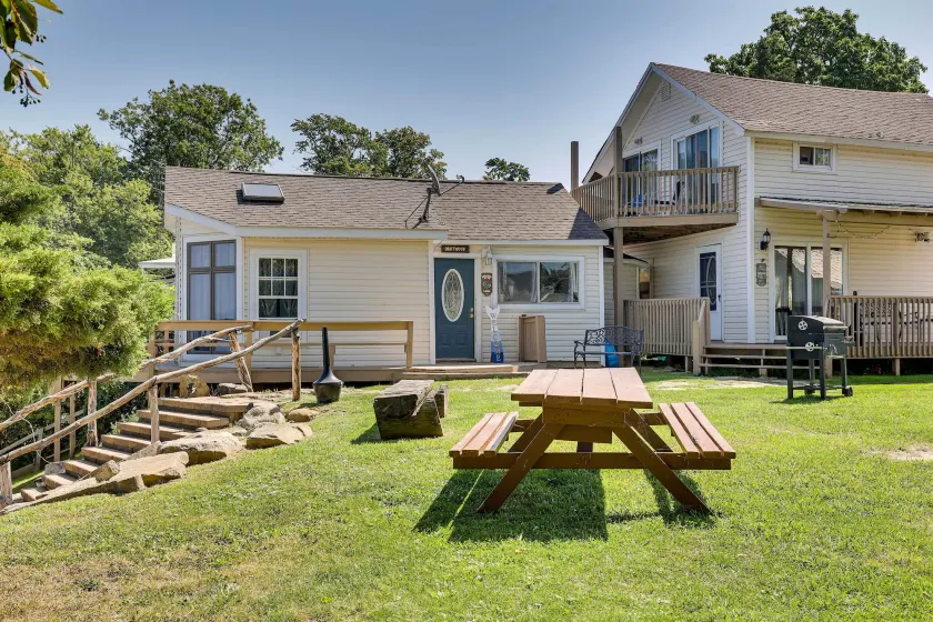 Lakefront Geneva Vacation Rental - Walk to Strip! - Interiør