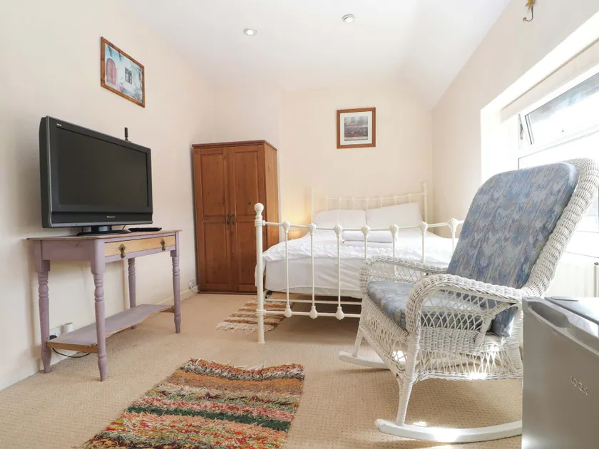 Daisy Cottage - Image 1
