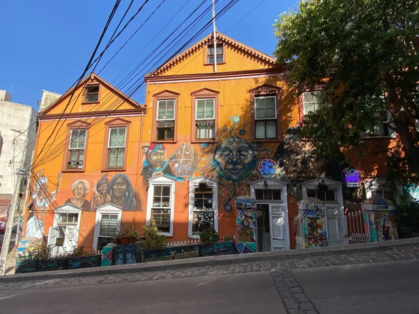 La Casa Del Puerto, Hostal cultural, Cerro Alegre - Image 1