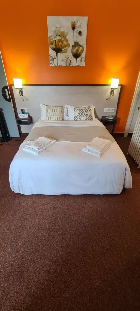 Le 120 - Groupe Logis Hotels - Ex Auberge la Terrasse - Quarto