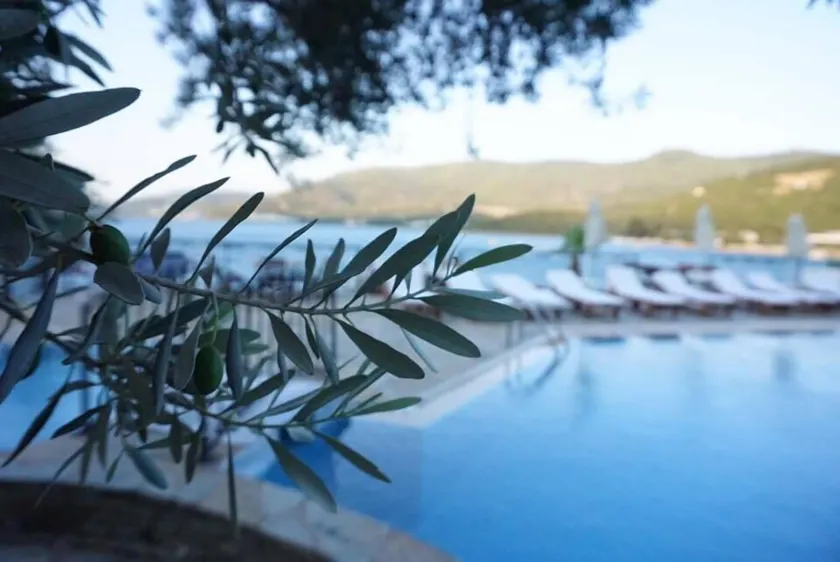 Omar Hotel & Suites - Image 1